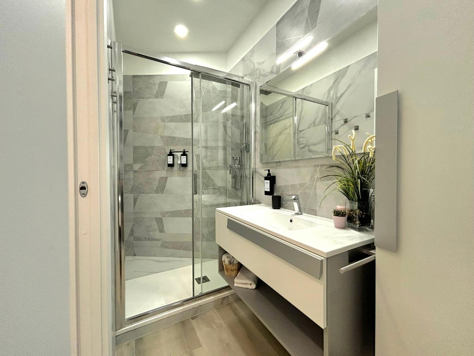 Modern Apartments Mm3 Afforifn Only 15 Min From Duomo Милано Екстериор снимка